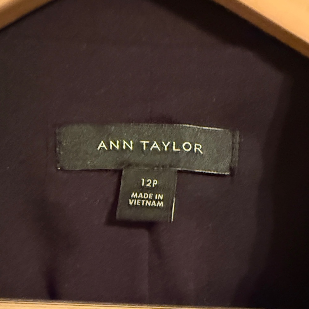 Ann Taylor black Tailored Single-Button Blazer - Picture 2 of 3
